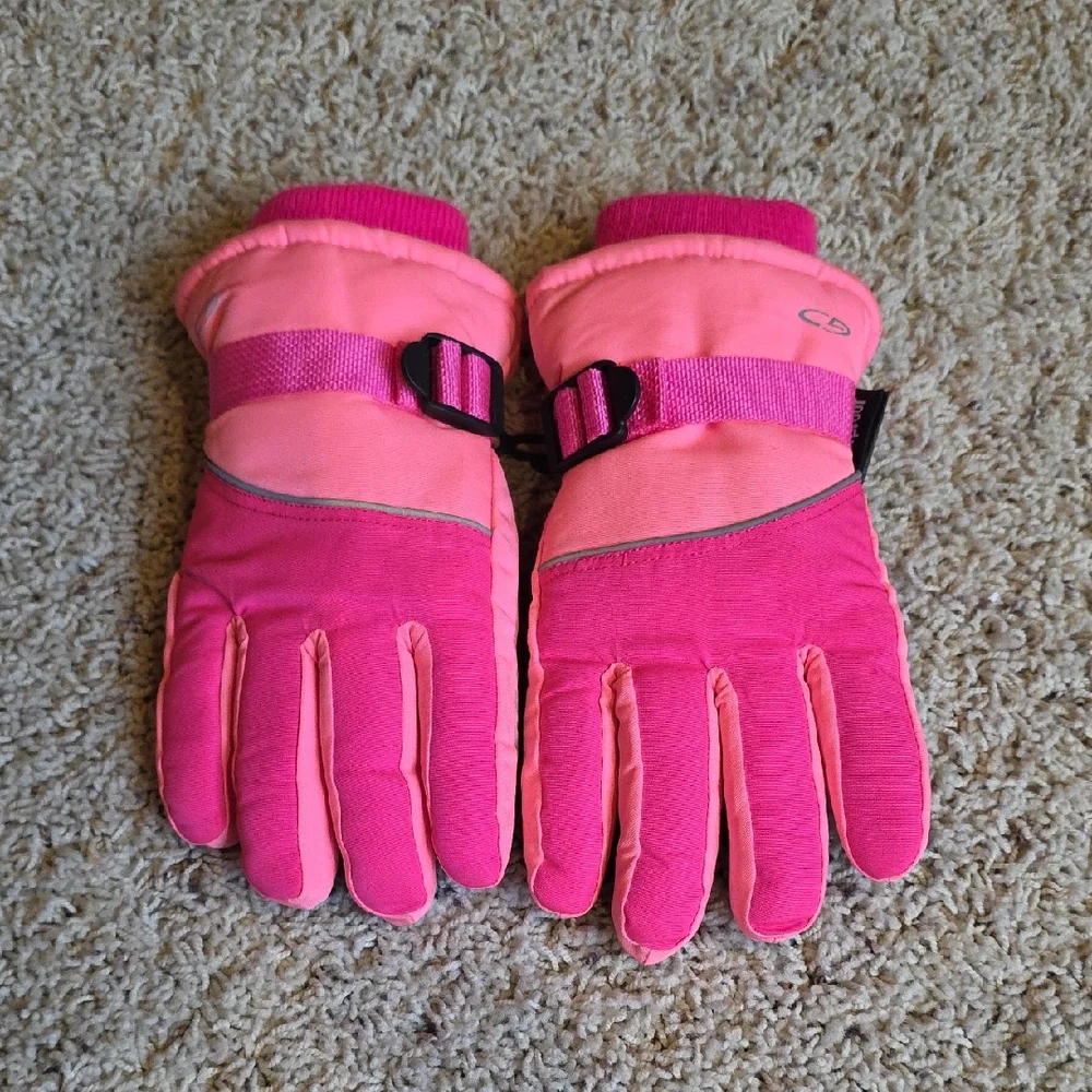 3M Thinsulate Pink and Black Winter Gloves